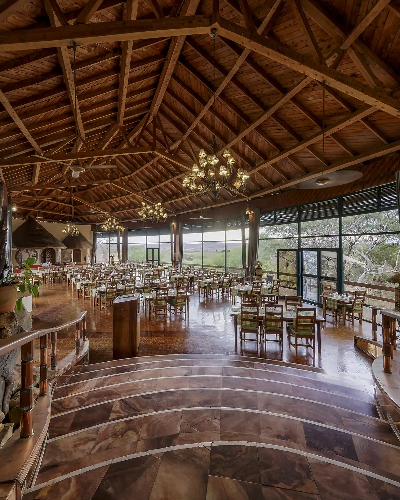 WideRestaurant_4x5